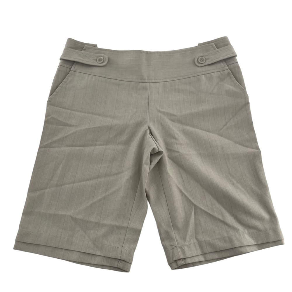 To the Max Shorts size 8 NWT khaki